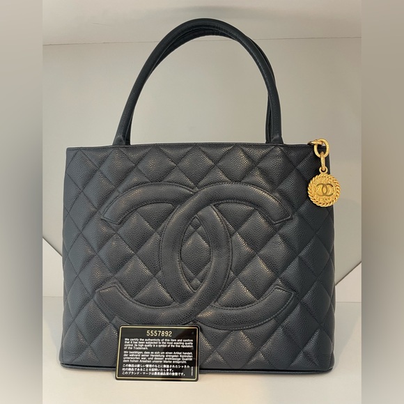 Chanel Navy Medallion Tote Quilted Caviar - Picture 3 of 11